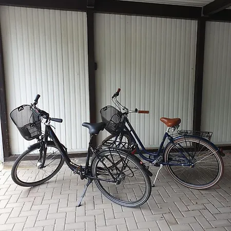 Ferienwohnug Mit Balkon Und Carport Appartamento