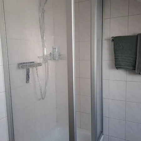 아파트 Ferienwohnug Mit Balkon Und Carport