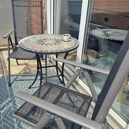 아파트 Ferienwohnug Mit Balkon Und Carport *